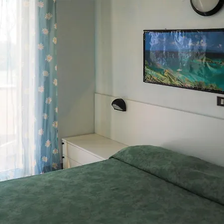 Апартаменты Gorgeous In Isola Capo Rizzuto With House Sea View Isola Di Capo Rizzuto