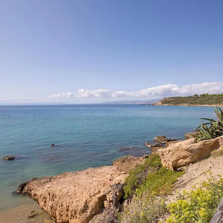Апартаменты Gorgeous In Isola Capo Rizzuto With House Sea View Isola Di Capo Rizzuto